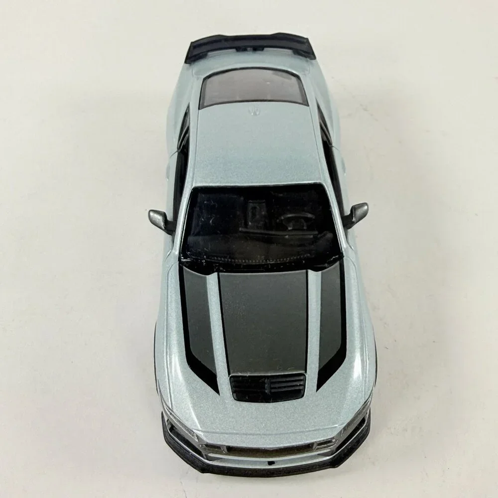Kinsmart 2024 Ford Mustang Dark Horse Pull Back Diecast 1:38 Silver Black